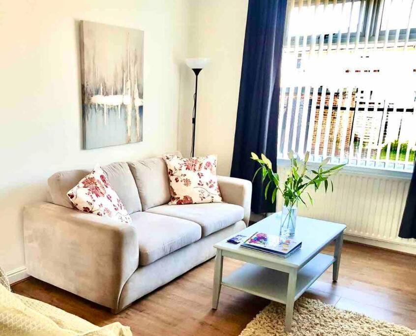 Coniston House Lancaster 3 Bedrooms Parking And Garden ภายนอก รูปภาพ