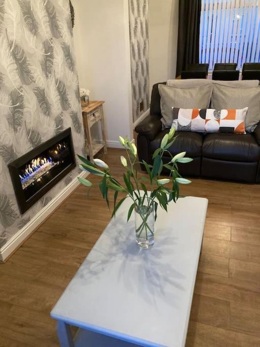 Coniston House Lancaster 3 Bedrooms Parking And Garden ภายนอก รูปภาพ